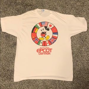 VTG Epcot Disney T-Shirt